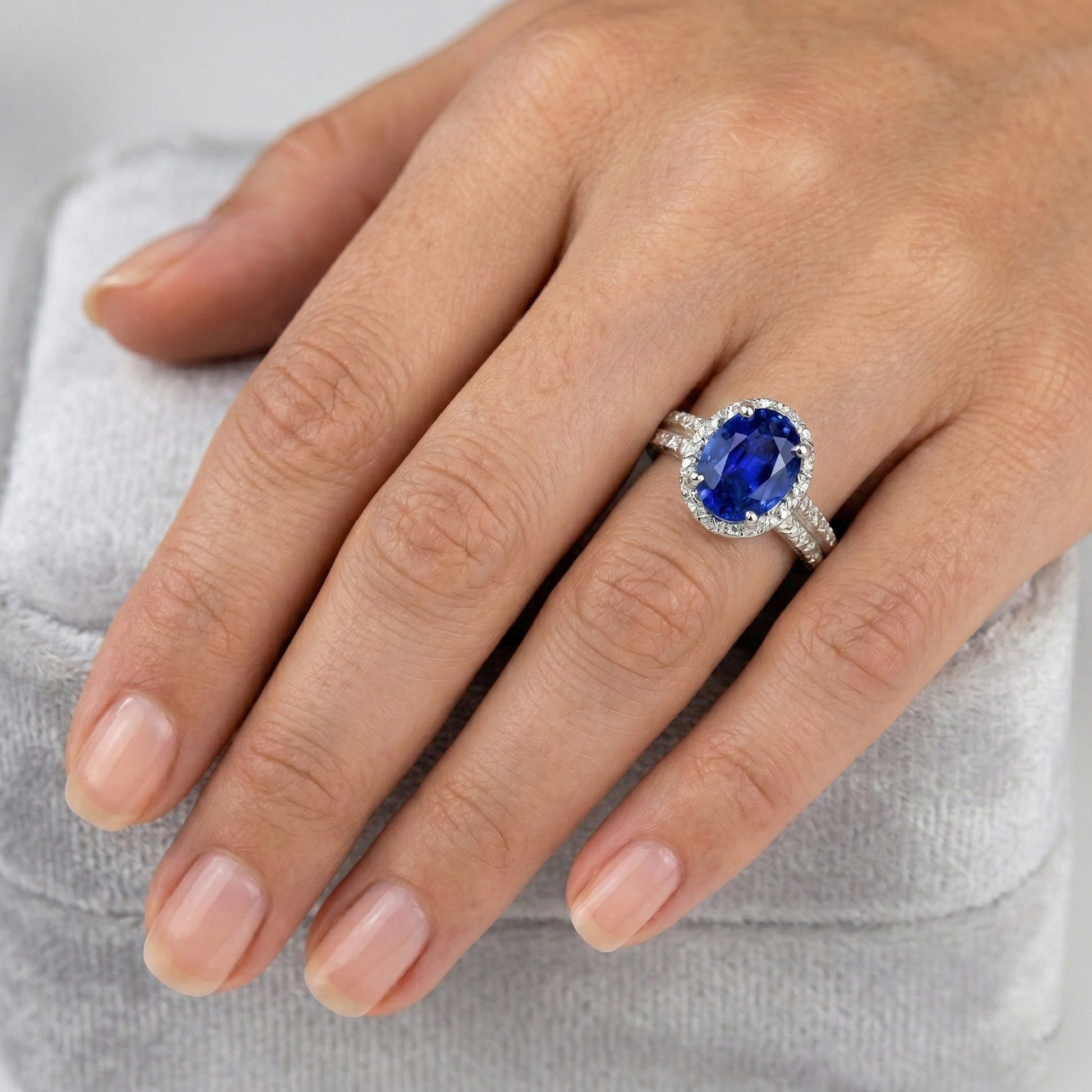 echter oval diamant 4.81Karat ring mit Diamantbesatz