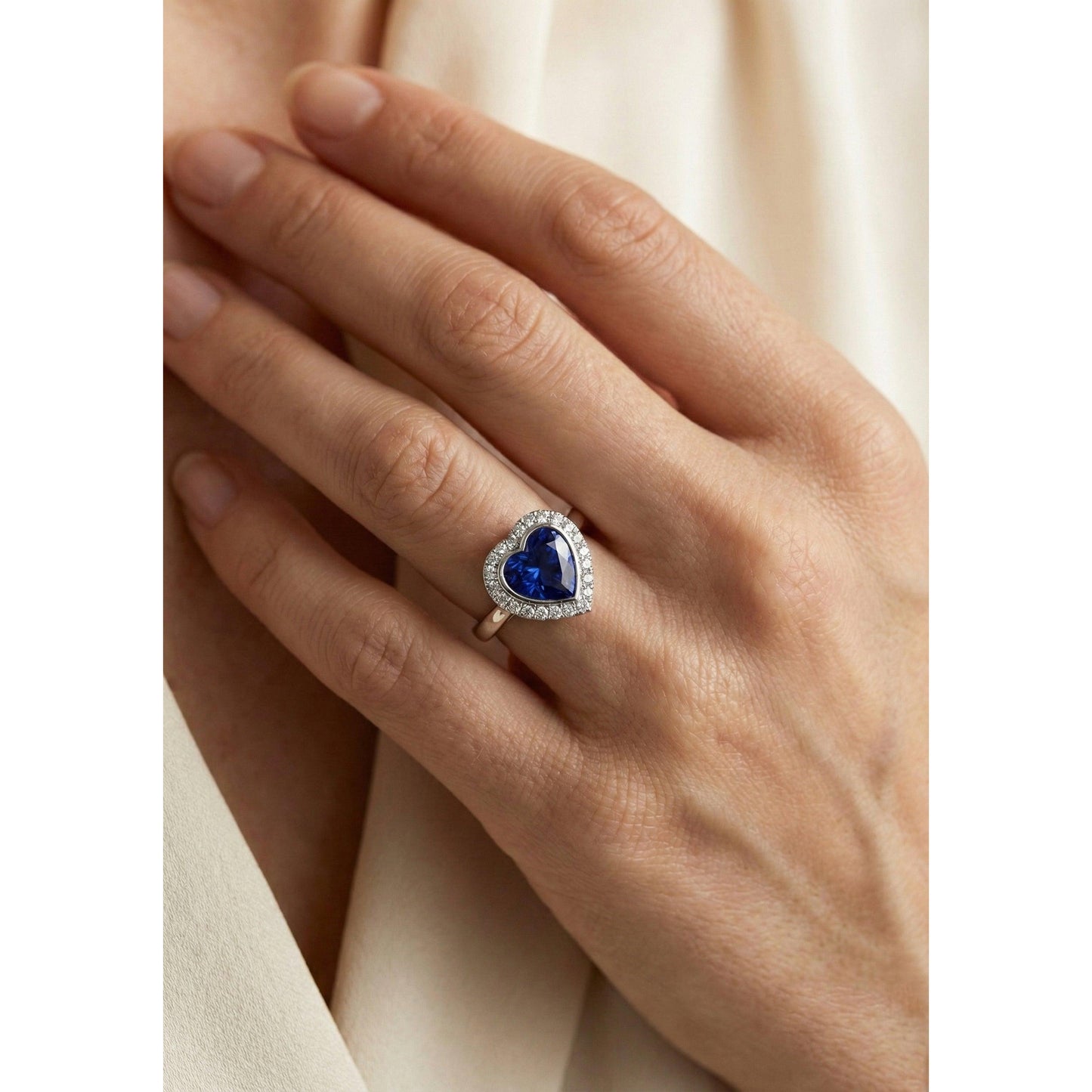 Weißgold Halo Ring Herz Tiefblauer Saphir Schmuck 4 Karat