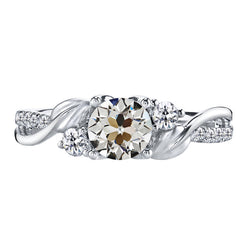 Edler Solitär-Ring mit Akzenten mit Jubiläumsband Diamant – 3,50