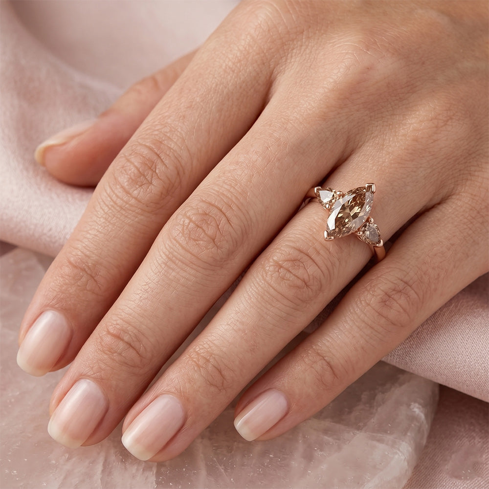 Wüsten-Diamant Diamant Drei-Stein-Ring 1,5 Karat – 14K Roségold