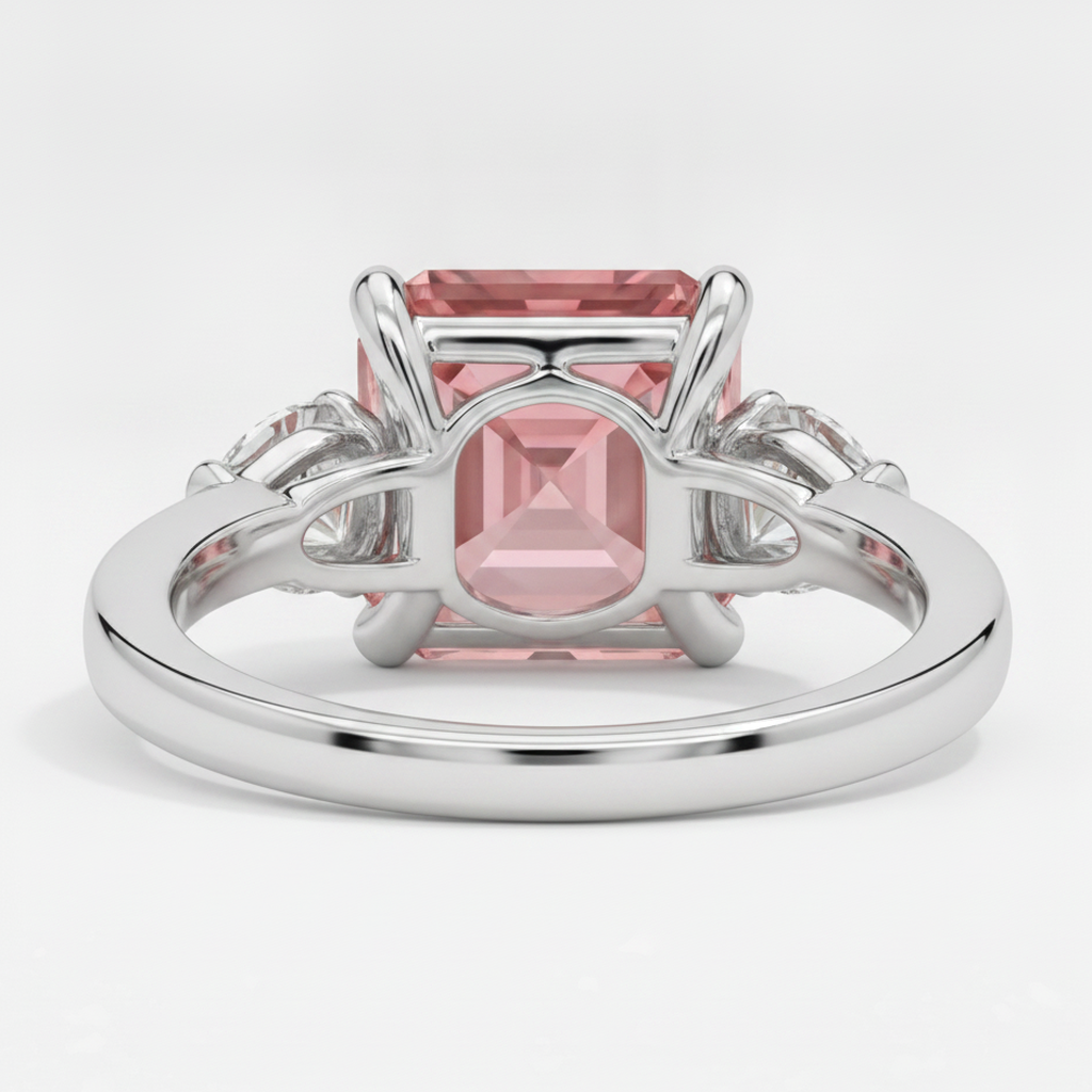 Padparadscha-Saphir-Ring 3,6 Karat, echter Asscher-Schliff und weisse Trillanten, Dreistein-Ring aus Platin