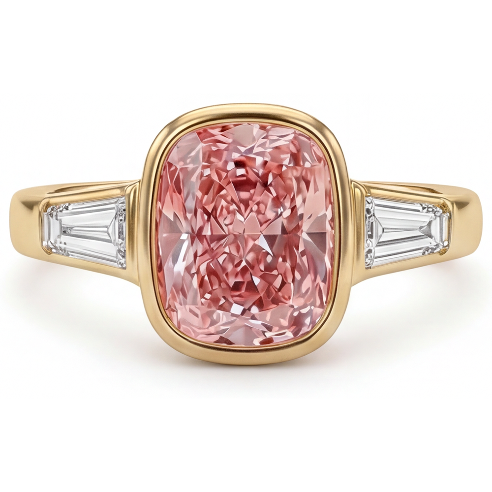 Dreistein-Ring aus 14K Gelbgold mit natürlichem Pfirsich-Padparadscha-Saphir 3,9 Karat im Kissenschliff und weisser Baguette-Lünette