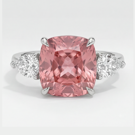 Padparadscha-Saphir-Dreisteinring 3,6 Karat, natürlicher Kissenschliff, Platin