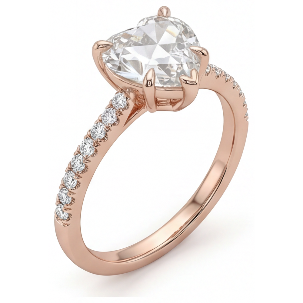 Diamant Herzform Solitär mit Seitensteinen in 14K Roségold – Seitenansicht