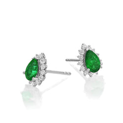 7,80 Karat Birnen-Grön Smaragd mit runden Diamanten Ohrstecker