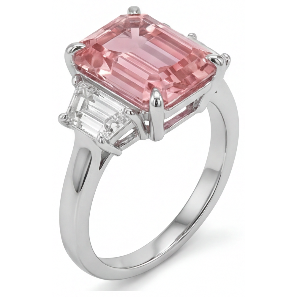 Pfirsichfarbener Padparadscha-Saphir, 4,6 Karat, im Labor gezüchtet, Smaragdschliff und weisse Trapeze, schlichter Dreisteinring aus 14 Karat Gold