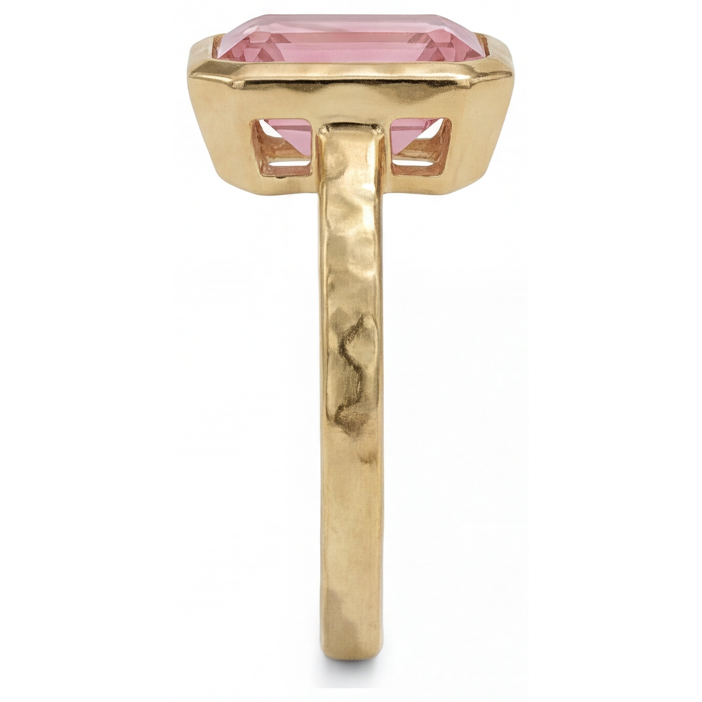 Solitärring mit Lünette aus 14 Karat Gelbgold mit natürlichem pfirsichfarbenem Padparadscha-Saphir im Smaragdschliff, 3 Karat