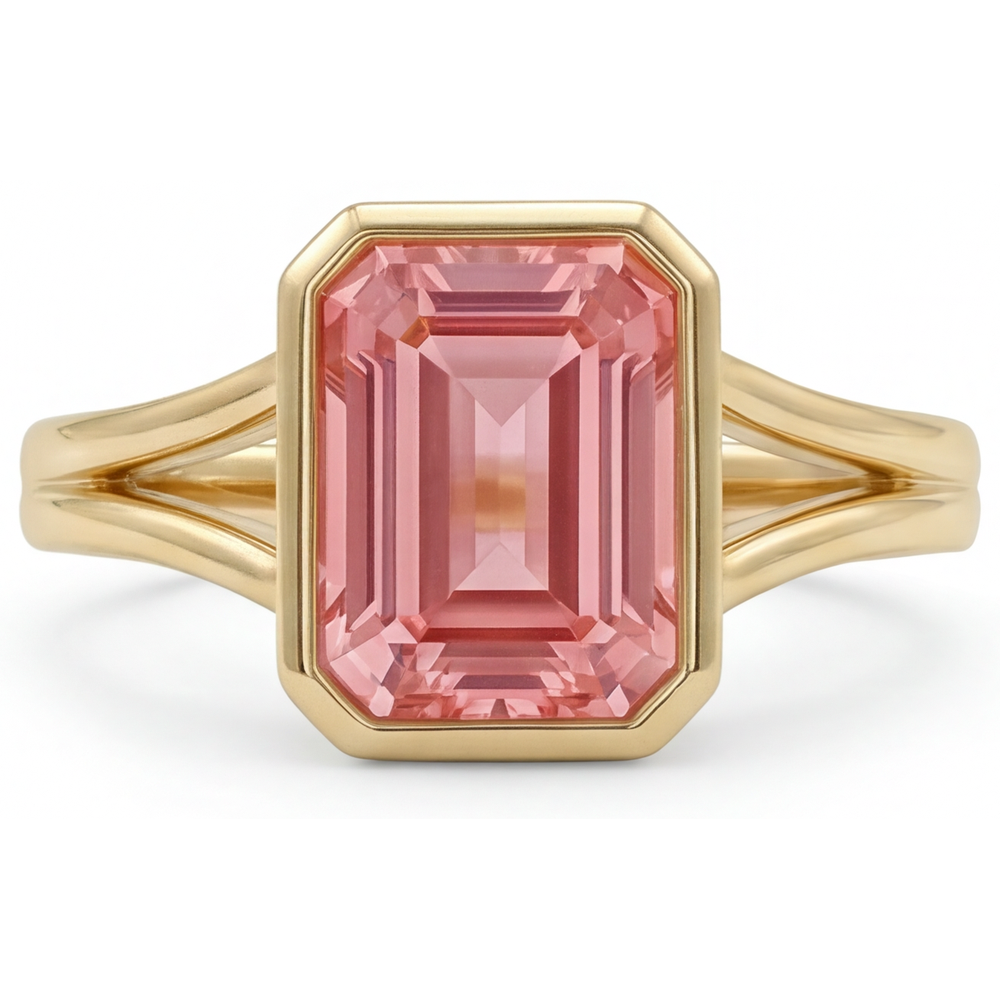 Ring aus 14 Karat Gelbgold mit natürlichem Padparadscha-Pfirsich-Saphir im Smaragdschliff, 3 Karat, Lünette und geteilter Ringschiene