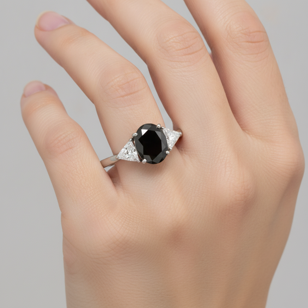 Schwarzer Verlobungsring für Damen 3,6 Karat natürlicher ovaler Diamant Trilliant Dreistein 14 Karat Weißgold