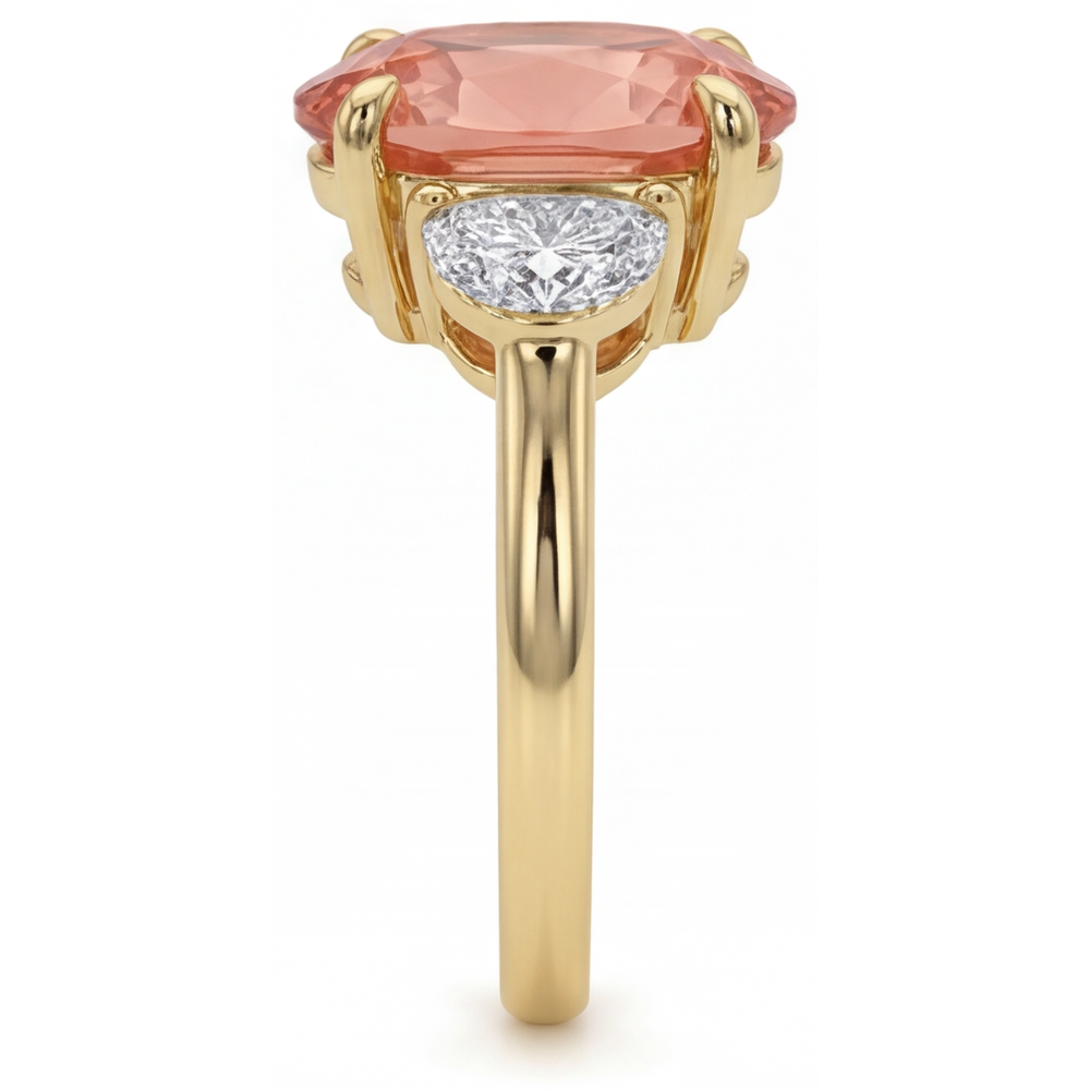 Dreisteinring aus 14 Karat Gelbgold mit echtem ovalem Pfirsich-Padparadscha-Saphir 2,9 Karat und weissen Halbmonden