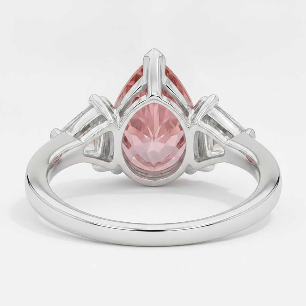 Padparadscha-Saphir-Dreisteinring aus Platin, 3,6 Karat, echter Tropfenschliff und weisse Trillanten