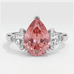 Padparadscha-Saphir-Dreisteinring aus Platin, 3,6 Karat, echter Tropfenschliff und weisse Trillanten