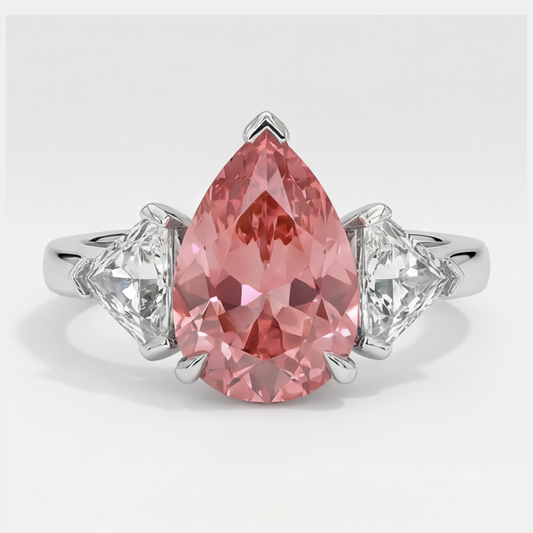 Padparadscha-Saphir-Dreisteinring aus Platin, 3,6 Karat, echter Tropfenschliff und weisse Trillanten