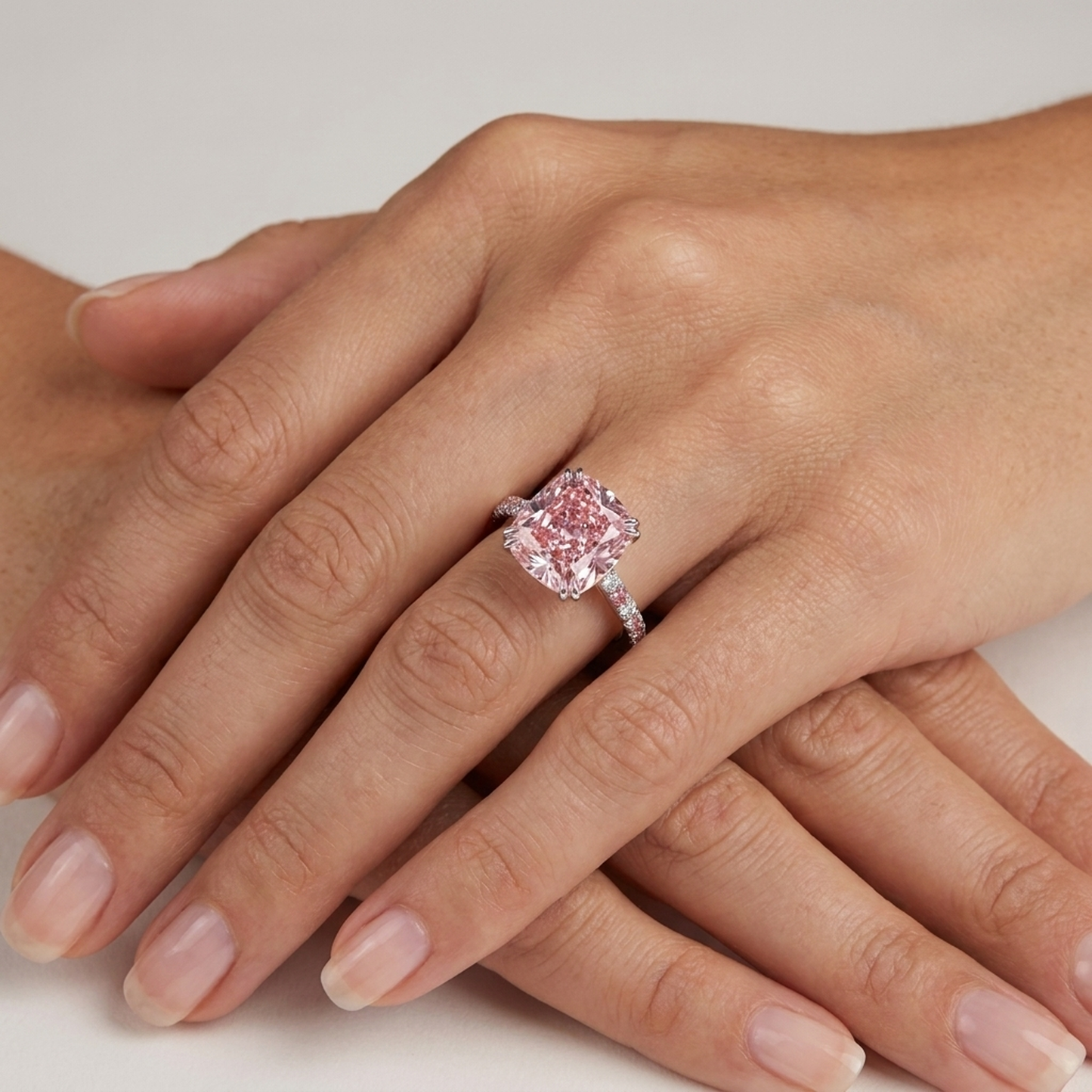 Jubiläumsring mit rosa Diamant, 4,4 Karat, Kissenschliff