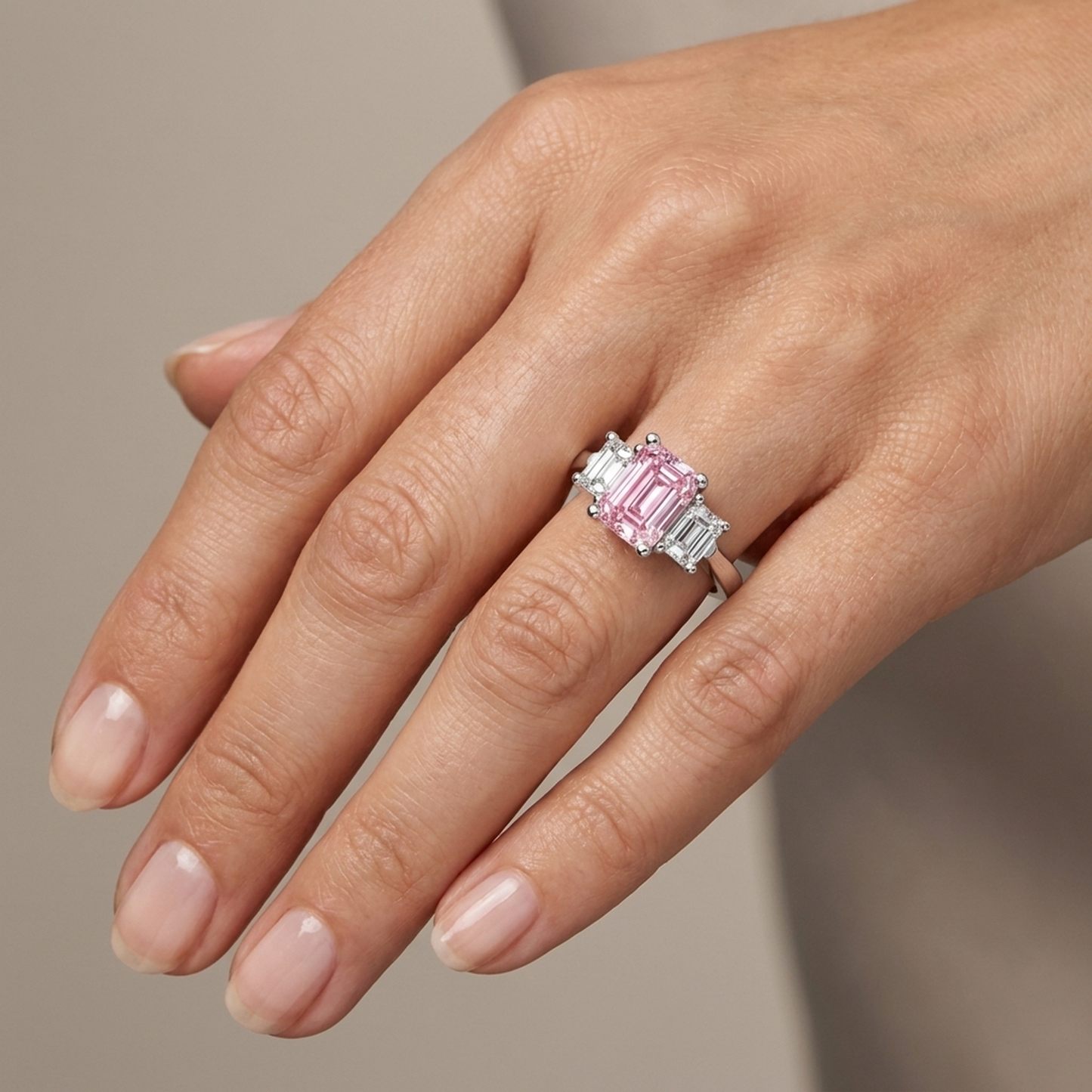 Rosa Diamantring 3,4 Karat im Smaragdschliff