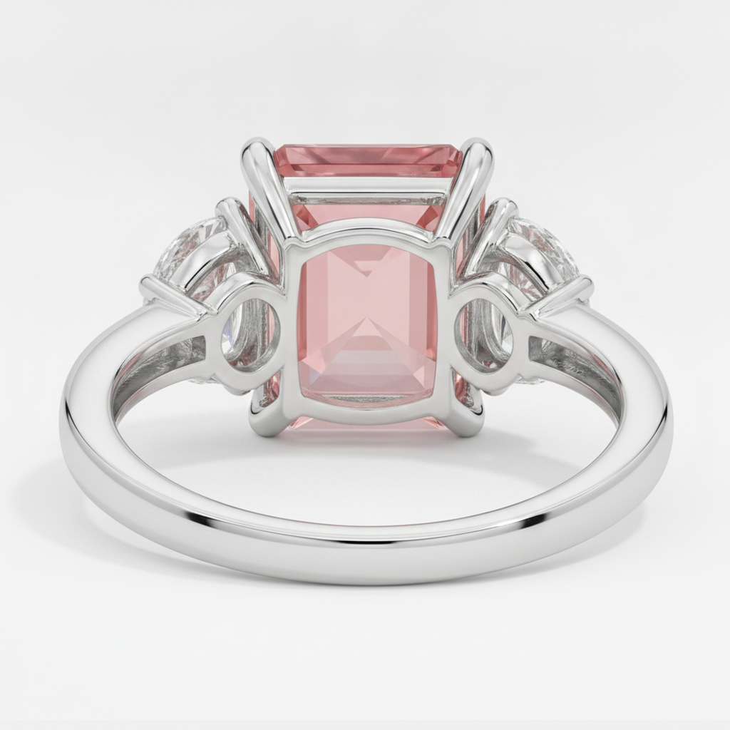 Padparadscha-Saphir-Dreistein-Ring, 3,6 Karat, natürlicher Radiant-Schliff und weisse Halbmonde, Platin