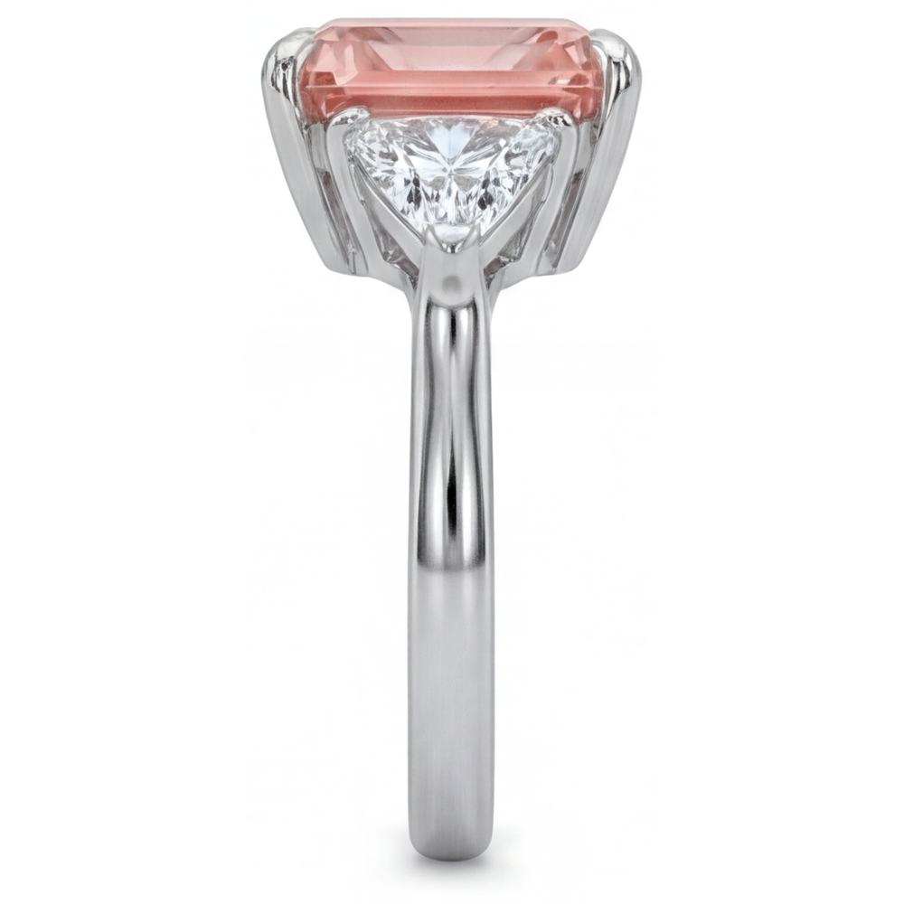 Pfirsich-Saphir-Verlobungsring 2,9 Karat, echter Padparadscha im Radiant-Schliff und weisse Trillanten, Dreistein-Design, schlichtes 14-Karat-Gold