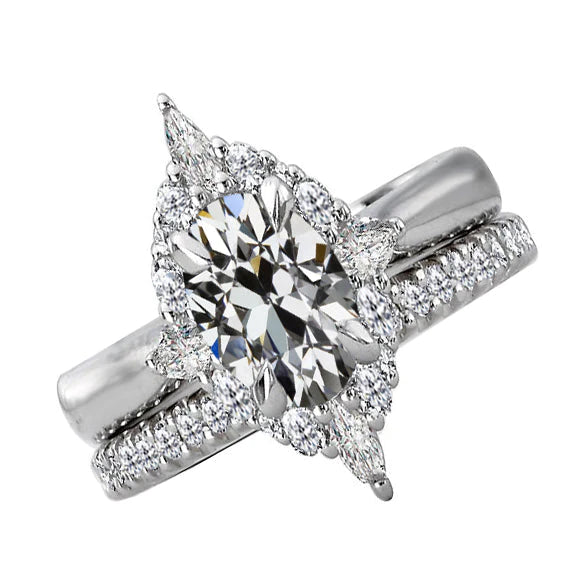 Goldener Halo-Verlobungsring, Besetzt Mit Einem Ovalen Alteuropäischen Natürliche Diamanten Von 7 Karat