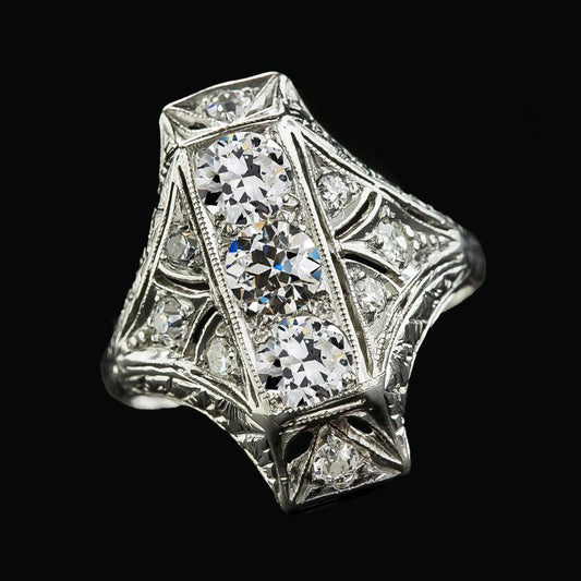 3-Stein-Stil runder Alter Bergmann-Natürliche Diamantring 4 Karat Milgrain-Schaft