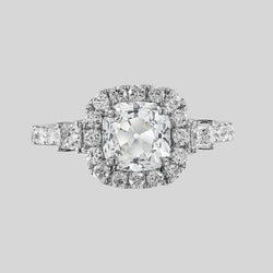Halo kissenförmiger Ring Alter Bergmann Natürliche Diamants 3 Karat 3 Stone Style