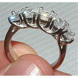 2,50 Karat Fünf-Stein-Diamant-Ring im Prinzessin-Schliff aus massivem Weißgold Neu