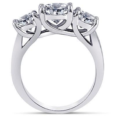 4,31 Karat runde Diamanten 3 Steine Stil Hochzeitstag Ring