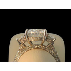 5,25 ct. Ovaler Diamanten-Verlobungsring mit drei Steinen Neu