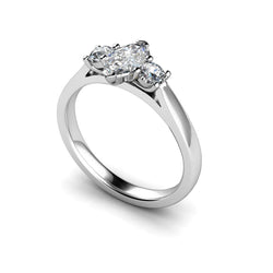 Ring mit Diamanten im Marquise- und Rundschliff von 1,55 ct, Drei Steine