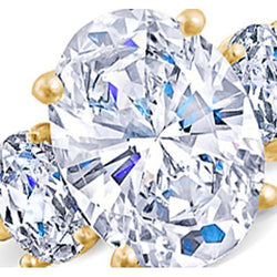 Verlobungsring mit 3 Steinen Ovalschliff Diamant 3,50 Karat Gelbgold
