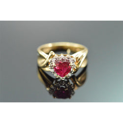 Herzförmiger roter Rubin-Diamant-Ring 2,15 Karat Gelbgold 14K
