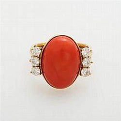 10.25 Karat große rote Koralle mit Diamanten Ring Neu Gelbgold 14K