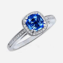 3,35 Karat Ceylon Blauer Saphir und runde Diamanten Verlobungsring
