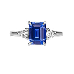Drei-Stein-Verlobungsring Smaragd Sri Lankan Saphir 2,50 Karat