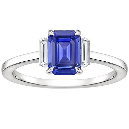 Drei-Steine-Ring Smaragdblauer Saphir & Baguette-Diamanten 4 Karat