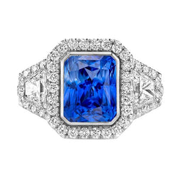 Halo Lünette, blauer Saphirring 4,50 Karat Trapez und runder Diamant