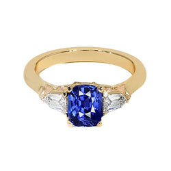 Kissen Deep Blue Ceylon Saphir & Konischer Baguettering 9,50 Karat