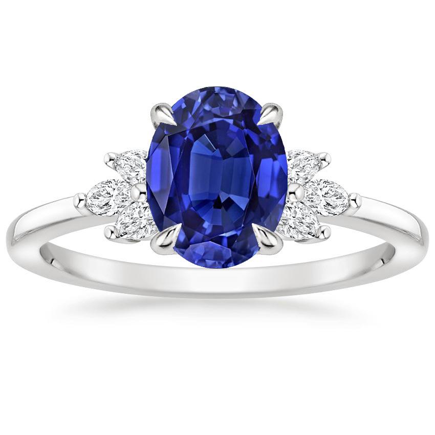 Ovaler Solitaire-Ring aus blauem Saphir mit Birnen-Seitensteinen 4,50 Karat - harrychadent.ch