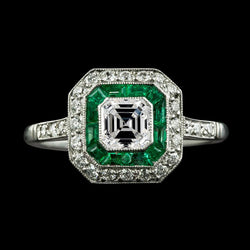 Doppel Halo Ring Asscher Diamant & Trapez Grüner Smaragd 4 Karat
