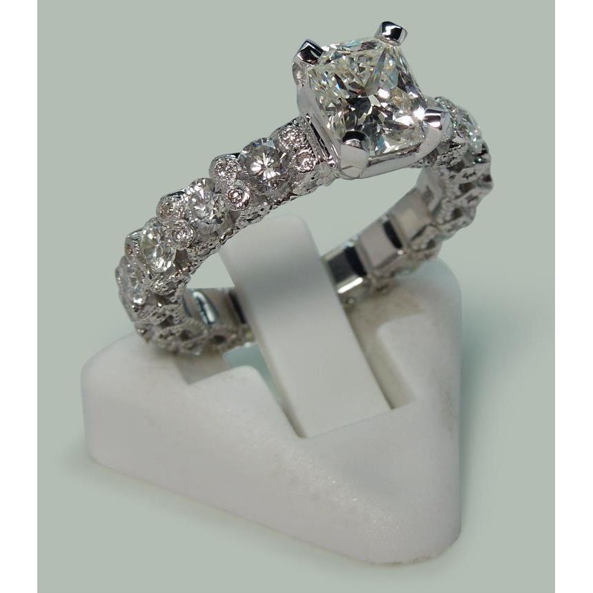 3,75 ct Ring mit strahlenden & runden Diamanten zum Hochzeitstag