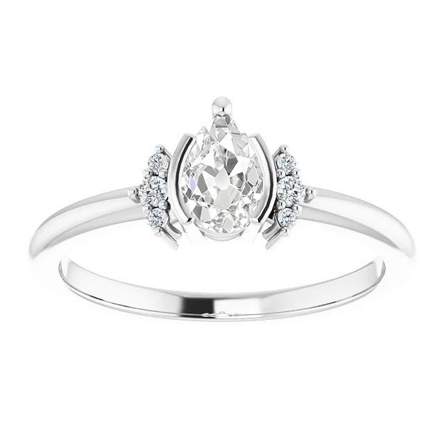 Jubiläumsring Ovaler alter Minenschliff Diamant halbe Lünette Set 2,50 Karat - harrychadent.ch