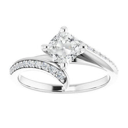 Kissen Old Mine Cut Diamantring Zinken Set 4,50 Karat Bypass Schaft