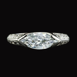 Marquise Old Cut Diamant-Verlobungsring mit V-Krapfen, 5,75 Karat