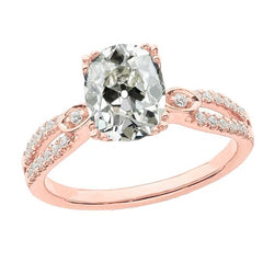 Ovaler Altschliff-Diamant-Ehering mit Akzenten geteilter Schaft 5 Karat